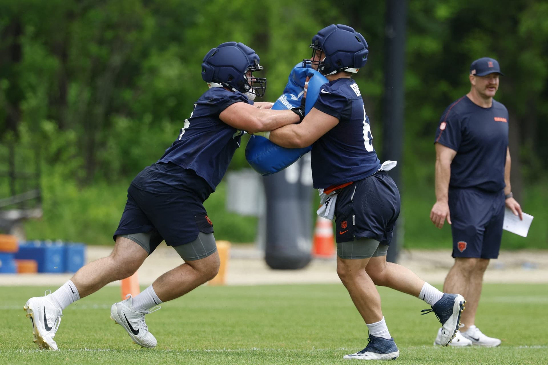 Garrett Bradbury Or Logan Jones? Why There Is Already A Leader In The Bears Center Battle