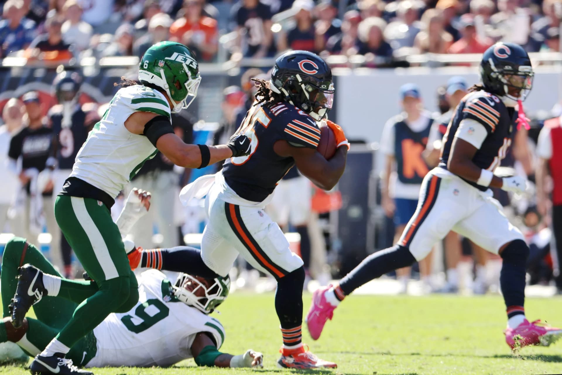 Caleb Williams Is Rolling, But The Bears Have A Growing Problem Behind Him